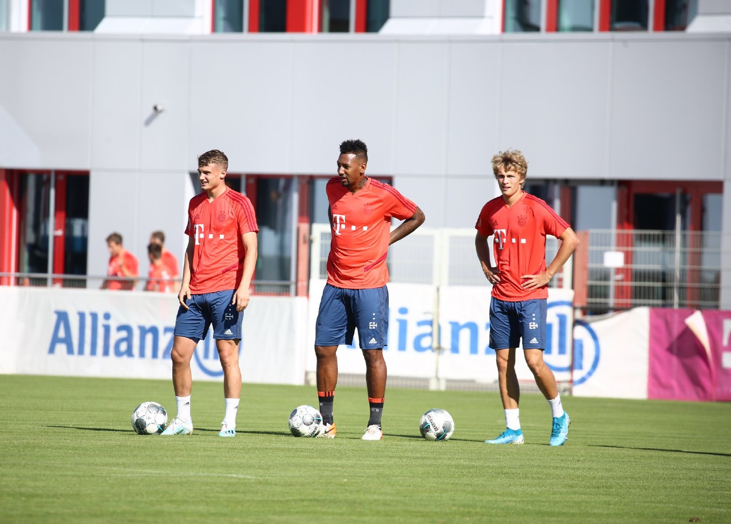 继电器自动生产线